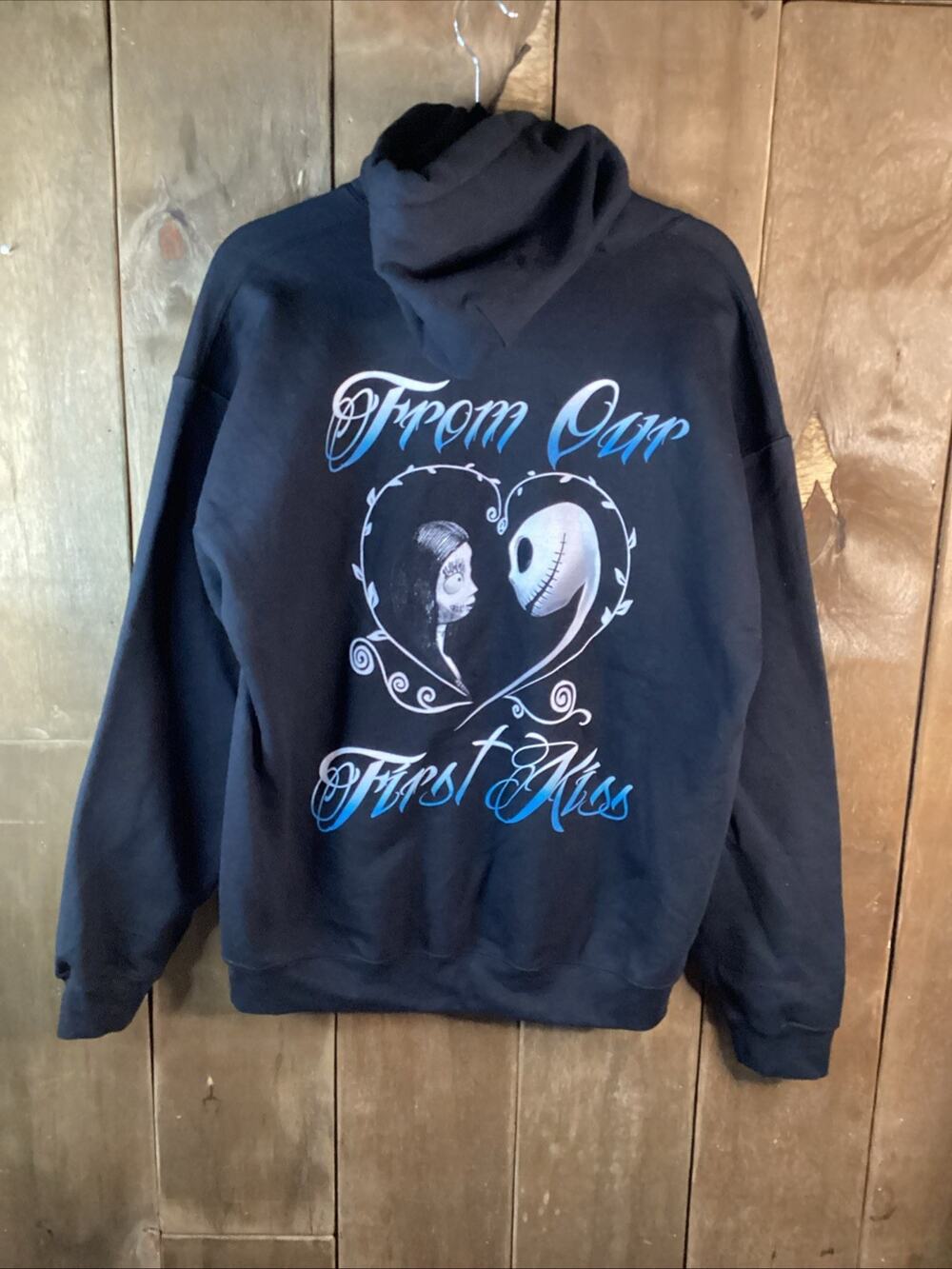 Heavy Blend Black Nightmare Before Christmas First Kiss Hoodie size Large